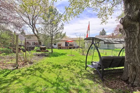 853 Magnolia Avenue Newmarket ON L3Y 5H5