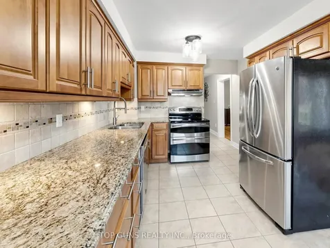 482 Britannia Avenue Bradford West Gwillimbury ON L3Z 1A7