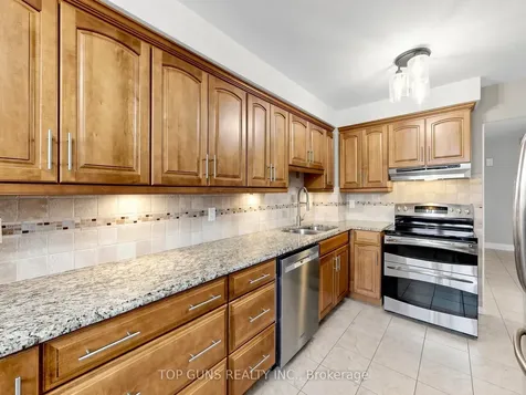 482 Britannia Avenue Bradford West Gwillimbury ON L3Z 1A7