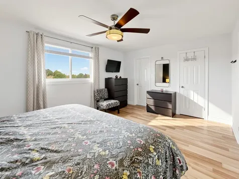 482 Britannia Avenue Bradford West Gwillimbury ON L3Z 1A7