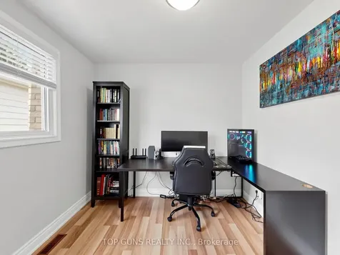 482 Britannia Avenue Bradford West Gwillimbury ON L3Z 1A7