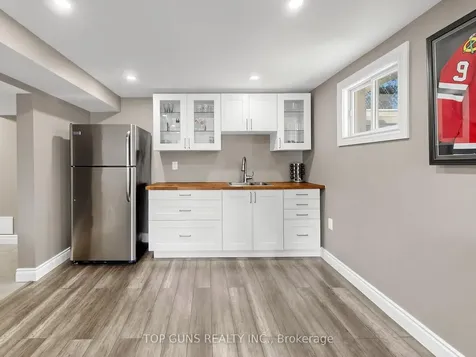 482 Britannia Avenue Bradford West Gwillimbury ON L3Z 1A7