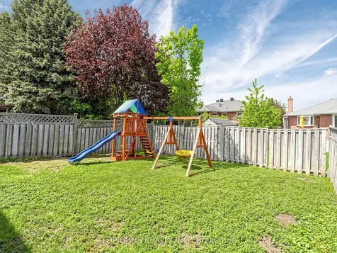 482 Britannia Avenue Bradford West Gwillimbury ON L3Z 1A7