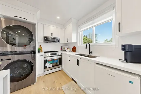 755 Botany Hill Crescent Newmarket ON L3Y 3A7