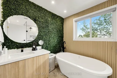 755 Botany Hill Crescent Newmarket ON L3Y 3A7