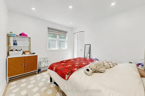 755 Botany Hill Crescent Newmarket ON L3Y 3A7
