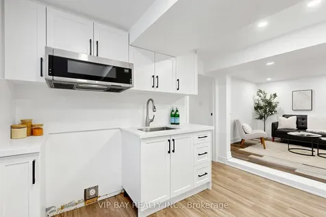 755 Botany Hill Crescent Newmarket ON L3Y 3A7
