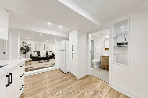 755 Botany Hill Crescent Newmarket ON L3Y 3A7