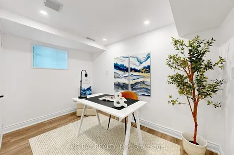 755 Botany Hill Crescent Newmarket ON L3Y 3A7