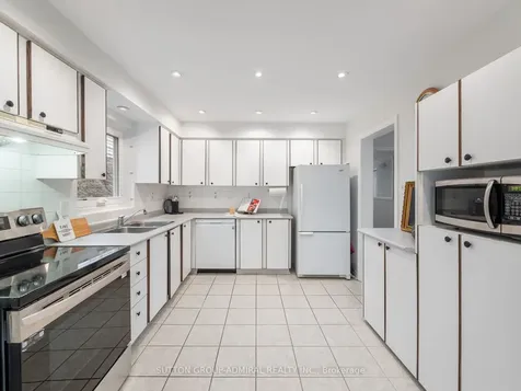 218 Mullen Drive Vaughan ON L4J 2P1