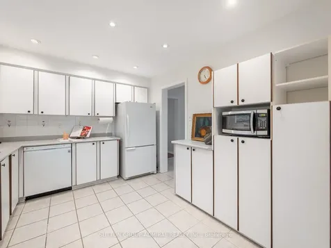 218 Mullen Drive Vaughan ON L4J 2P1