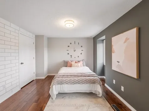 218 Mullen Drive Vaughan ON L4J 2P1