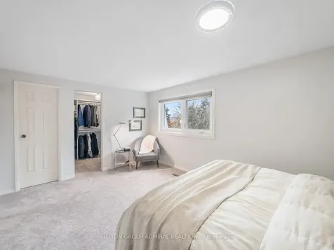 218 Mullen Drive Vaughan ON L4J 2P1