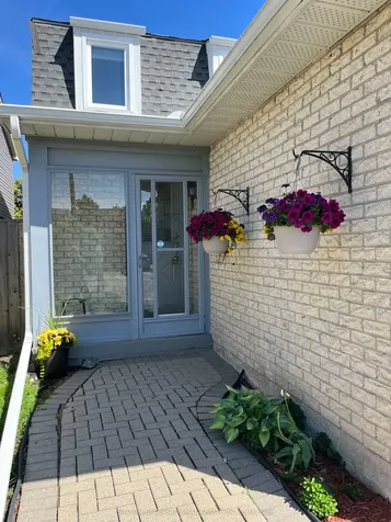 218 Mullen Drive Vaughan ON L4J 2P1