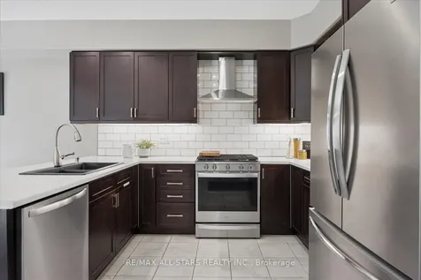18 Carleton Trail New Tecumseth ON L0G 1A0