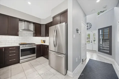 18 Carleton Trail New Tecumseth ON L0G 1A0
