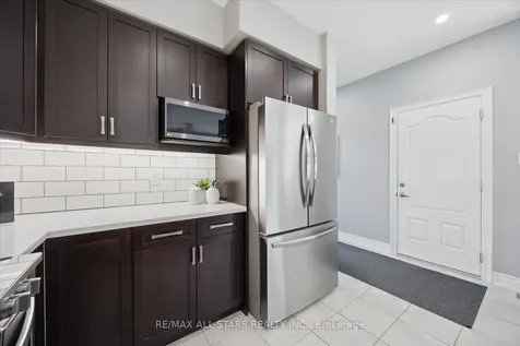 18 Carleton Trail New Tecumseth ON L0G 1A0