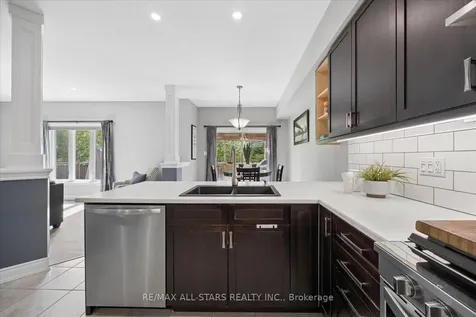18 Carleton Trail New Tecumseth ON L0G 1A0