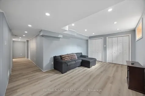 18 Carleton Trail New Tecumseth ON L0G 1A0