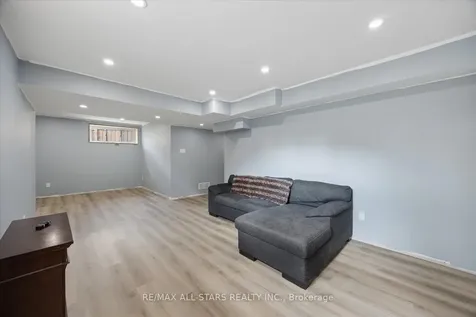 18 Carleton Trail New Tecumseth ON L0G 1A0
