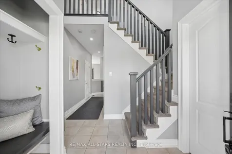 18 Carleton Trail New Tecumseth ON L0G 1A0
