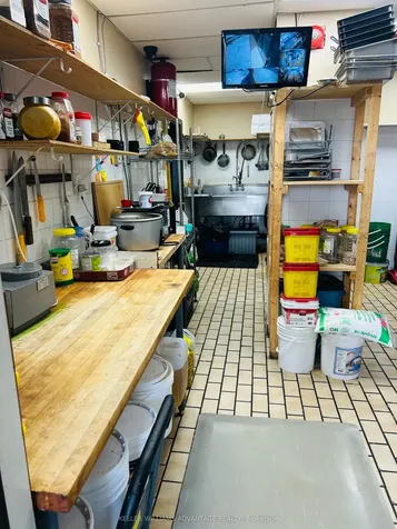 7605 Woodbine Avenue Markham ON L3R 5V3