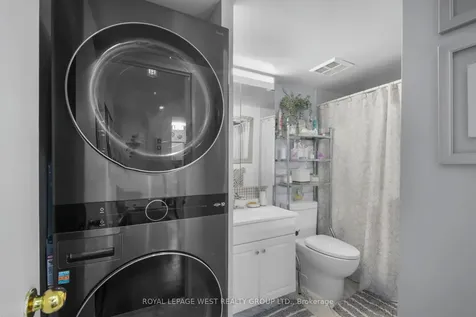 326 Major Mackenzie Drive E Richmond Hill ON L4C 8T4