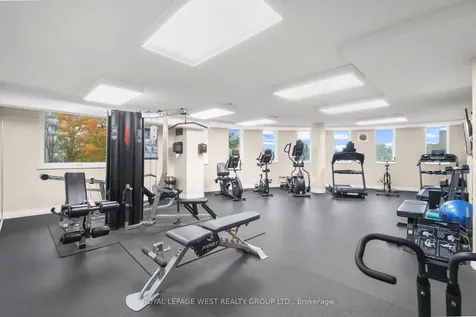 326 Major Mackenzie Drive E Richmond Hill ON L4C 8T4
