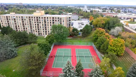 326 Major Mackenzie Drive E Richmond Hill ON L4C 8T4