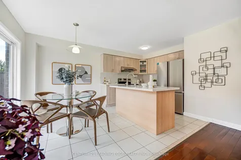 15 Vineland Street Markham ON L3R 5S4
