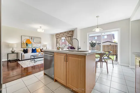 15 Vineland Street Markham ON L3R 5S4