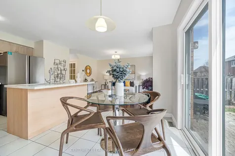 15 Vineland Street Markham ON L3R 5S4