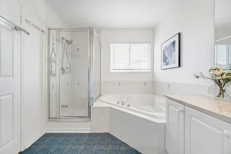 15 Vineland Street Markham ON L3R 5S4