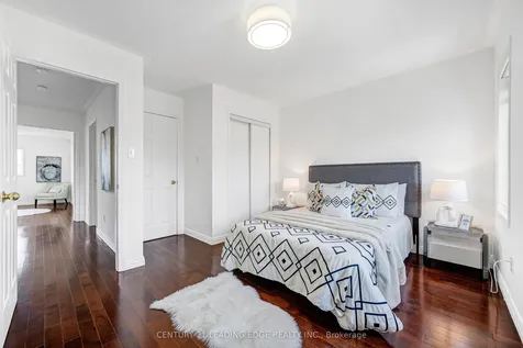 15 Vineland Street Markham ON L3R 5S4