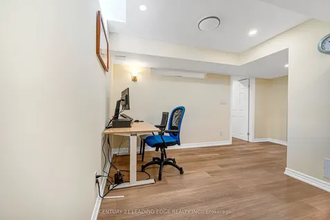15 Vineland Street Markham ON L3R 5S4