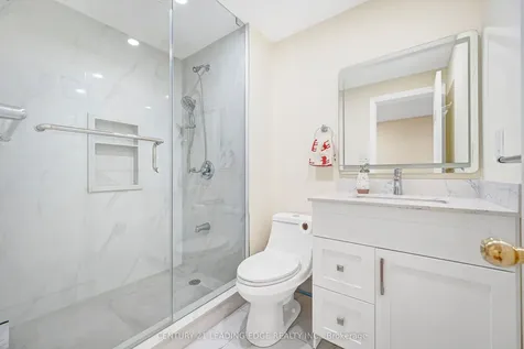 15 Vineland Street Markham ON L3R 5S4