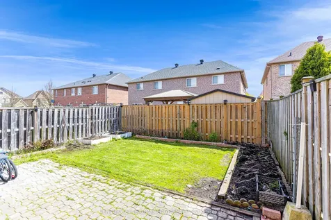 15 Vineland Street Markham ON L3R 5S4
