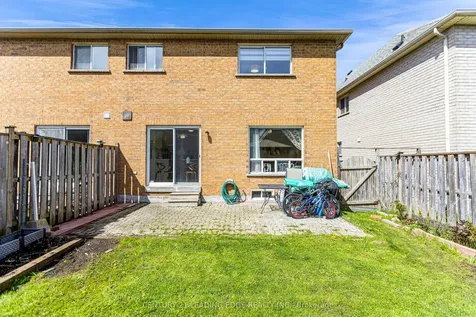 15 Vineland Street Markham ON L3R 5S4