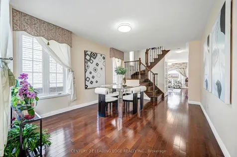 15 Vineland Street Markham ON L3R 5S4