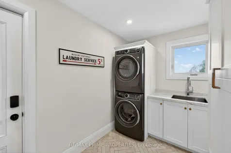 64 Balmoral Heights East Gwillimbury ON L0G 1R0