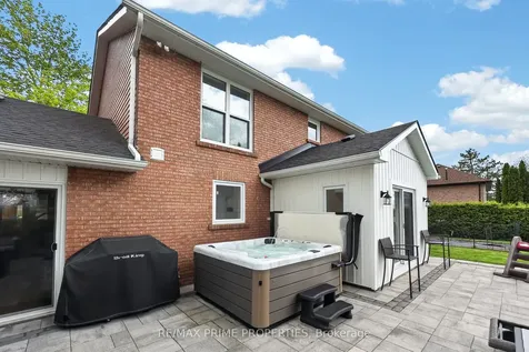 64 Balmoral Heights East Gwillimbury ON L0G 1R0
