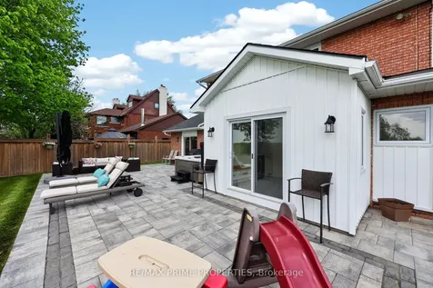 64 Balmoral Heights East Gwillimbury ON L0G 1R0