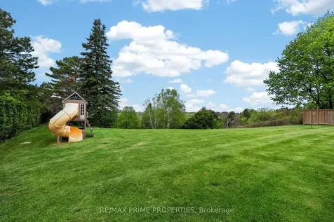 64 Balmoral Heights East Gwillimbury ON L0G 1R0