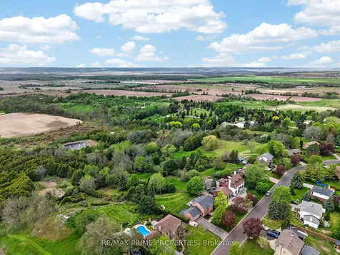 64 Balmoral Heights East Gwillimbury ON L0G 1R0