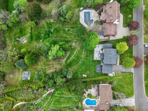 64 Balmoral Heights East Gwillimbury ON L0G 1R0
