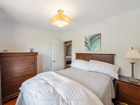 125 Laverock Avenue Richmond Hill ON L4C 4J8