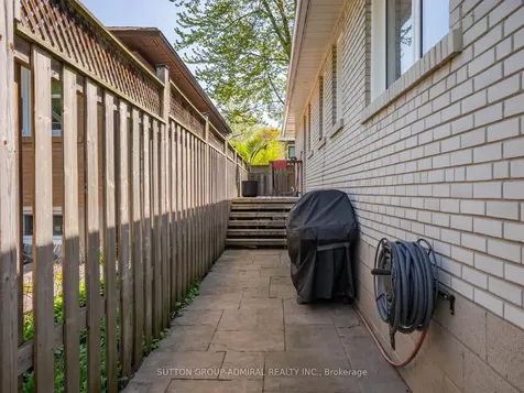 125 Laverock Avenue Richmond Hill ON L4C 4J8