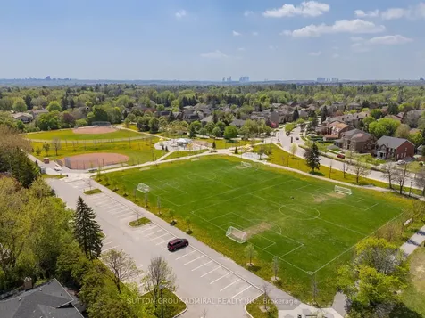 125 Laverock Avenue Richmond Hill ON L4C 4J8