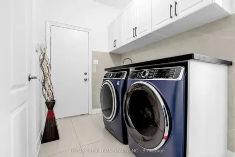 71 Plum Tree Circle Markham ON L6C 1V9