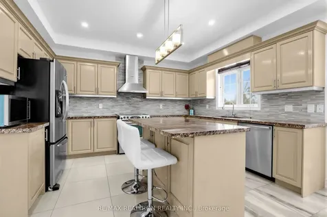 71 Plum Tree Circle Markham ON L6C 1V9